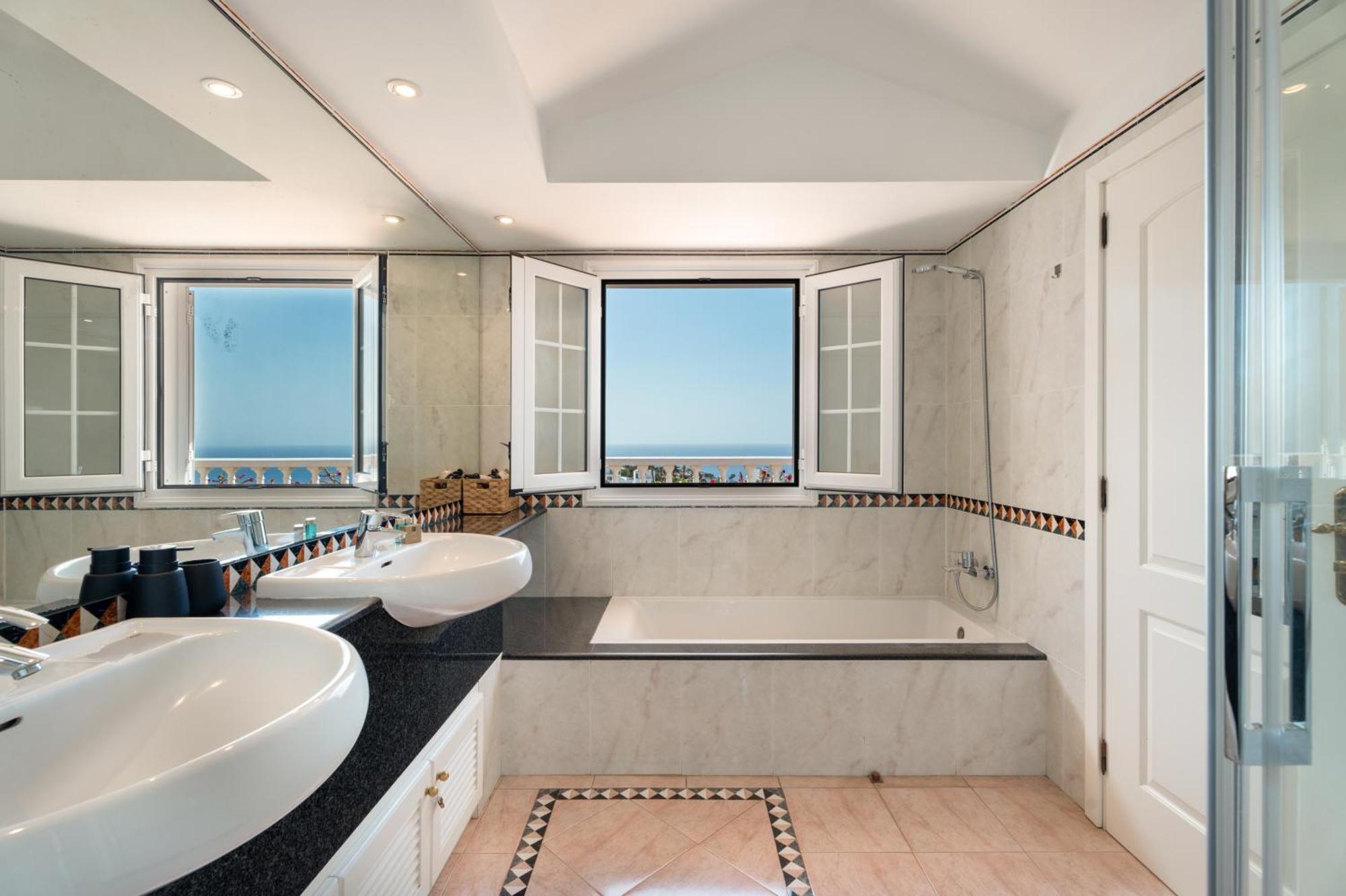Villa Marbella-Private Heated Pool And Breathtaking View Costa Adeje  Esterno foto
